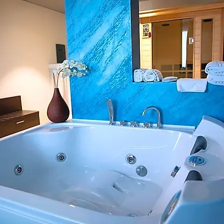 Castahotel Hotel 4*