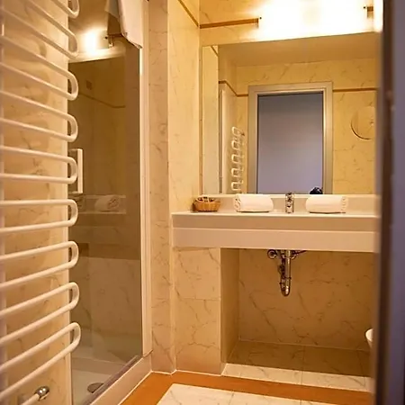 Ξενοδοχείο Castahotel 4*