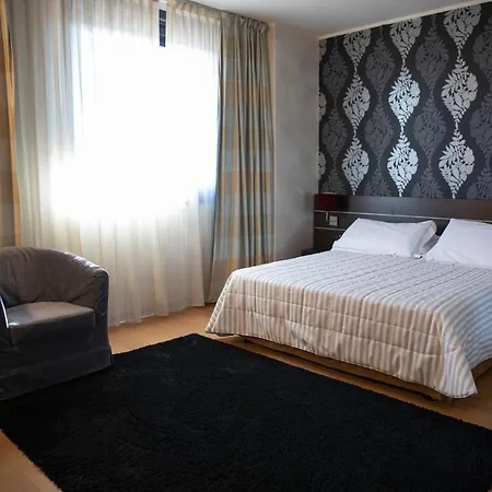 Castahotel ホテル 4*